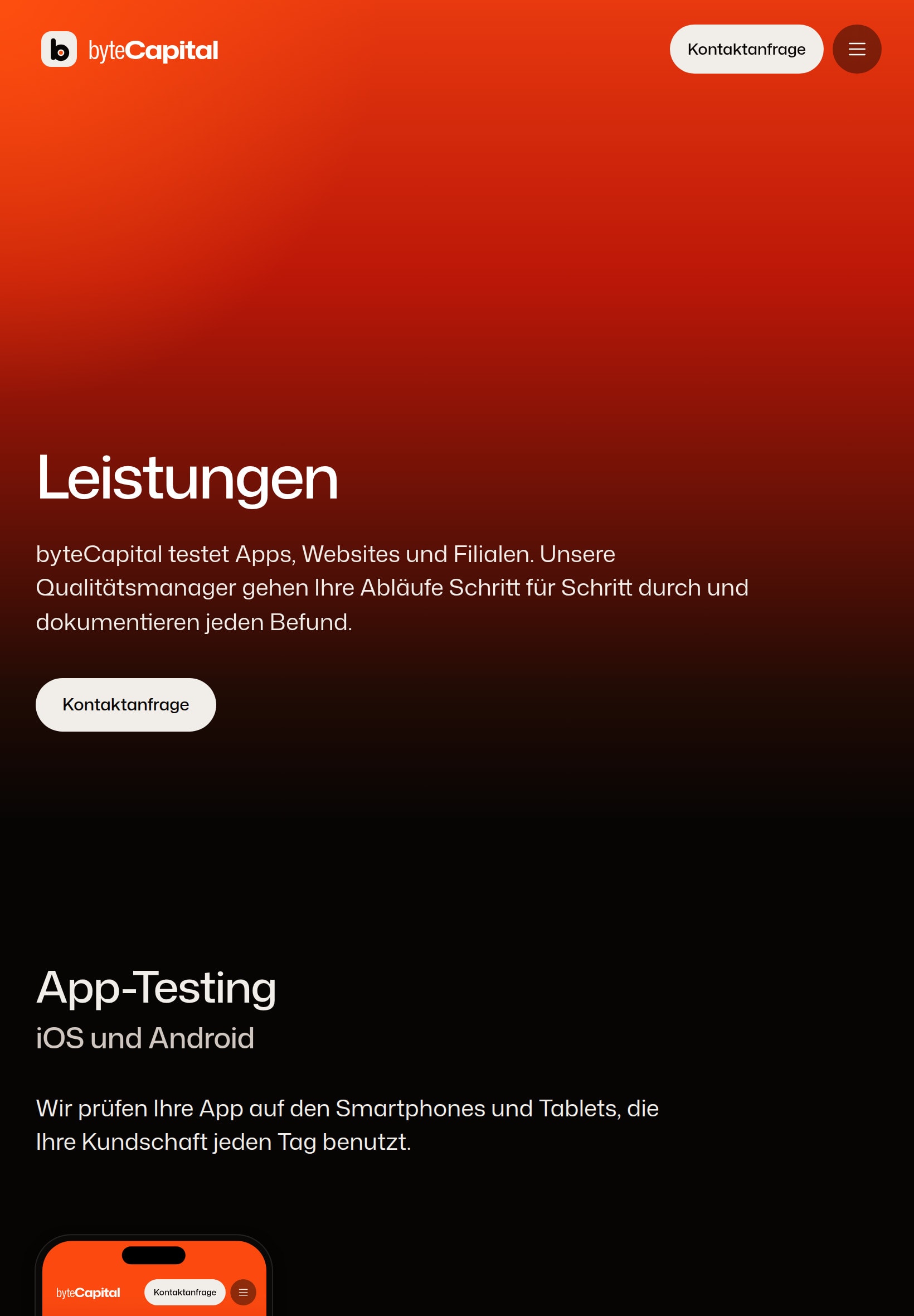 Seite „Leistungen“ von byteCapital auf einem Tablet